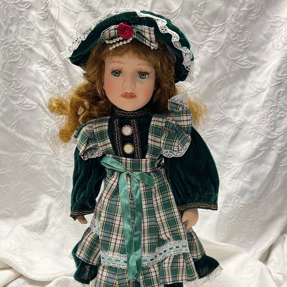 Porcelain Irish Doll - Picture 1 of 2